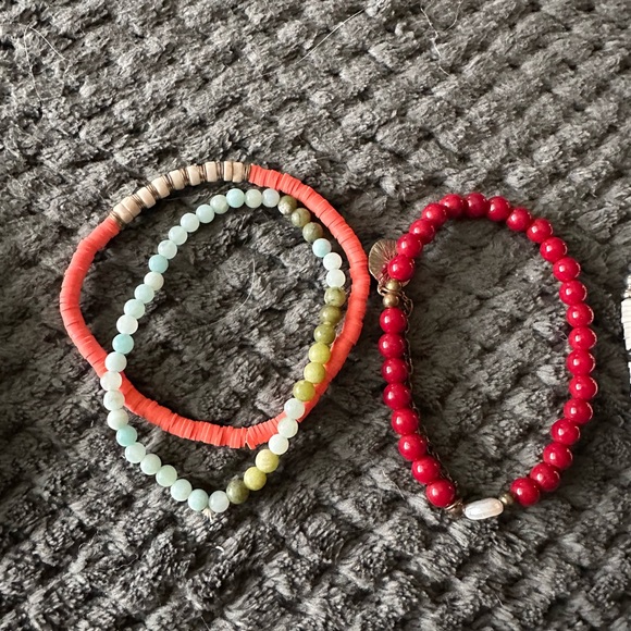 Bundle of beaded bracelets - Picture 3 of 8